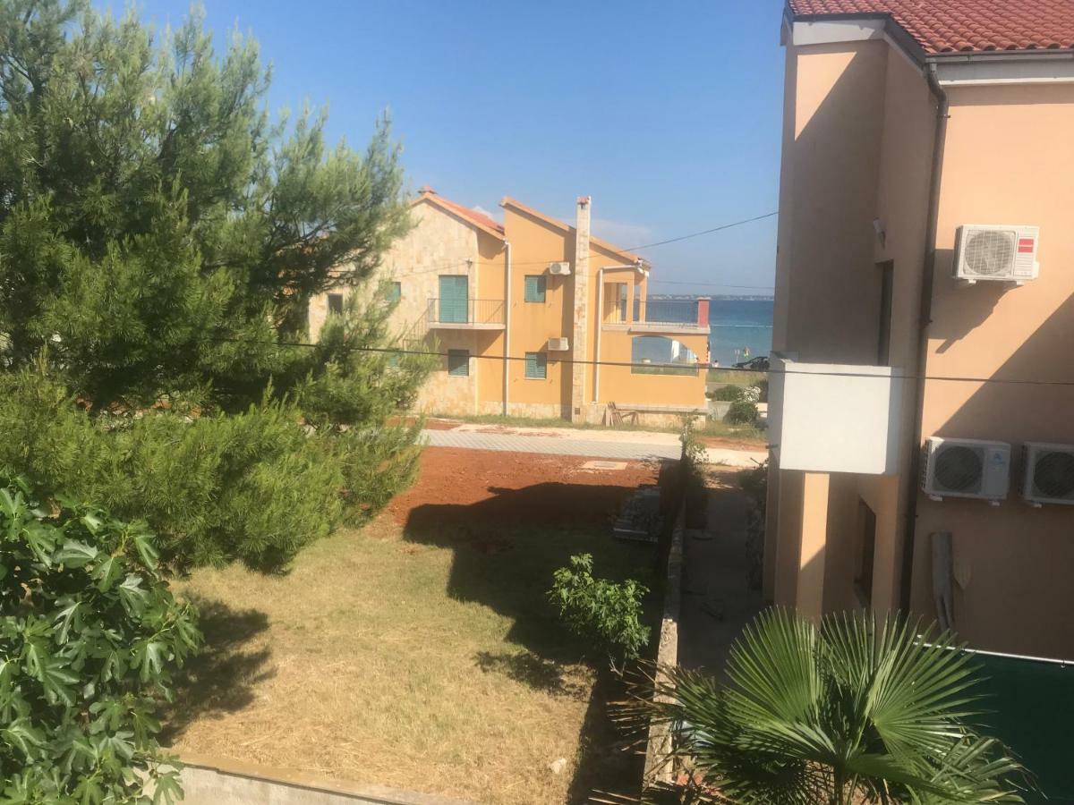 Apartman Petra 2 Vir Exterior foto